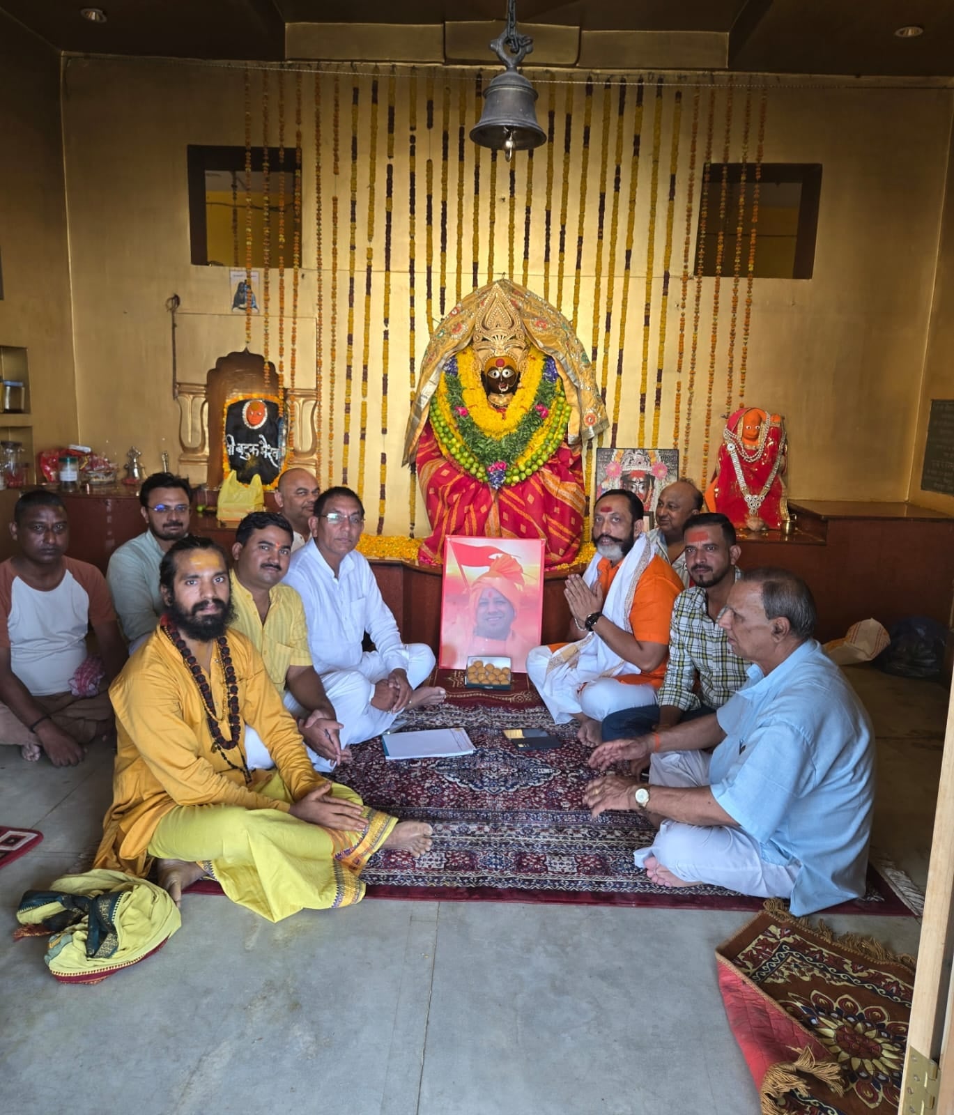 श्री साईं परिवार सेवा संगठन की ओर से आयोजित शिविर में रक्तदान करते लोग। स्रोत- संस्था श्री साईं परिवार सेवा संगठन की ओर से आयोजित शिविर में रक्तदान करते लोग। स्रोत- संस्था
