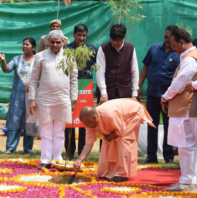 विश्व पर्यावरण दिवस के मौके पर शुक्रवार को मुख्यमंत्री योगी आदित्यनाथ ने कुकरैल रेंज अवध वन प्र विश्व पर्यावरण दिवस के मौके पर शुक्रवार को मुख्यमंत्री योगी आदित्यनाथ ने कुकरैल रेंज अवध वन प्र