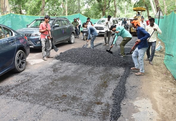 विश्व पर्यावरण दिवस के मौके पर शुक्रवार को मुख्यमंत्री योगी आदित्यनाथ ने कुकरैल रेंज अवध वन प्र विश्व पर्यावरण दिवस के मौके पर शुक्रवार को मुख्यमंत्री योगी आदित्यनाथ ने कुकरैल रेंज अवध वन प्र