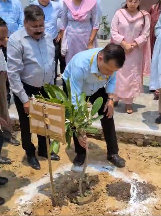 विश्व पर्यावरण दिवस पर राजधानी में पर्यावरण संरक्षण को जनआंदोलन बनाने की व्यापक पहल देखने को मि विश्व पर्यावरण दिवस पर राजधानी में पर्यावरण संरक्षण को जनआंदोलन बनाने की व्यापक पहल देखने को मि