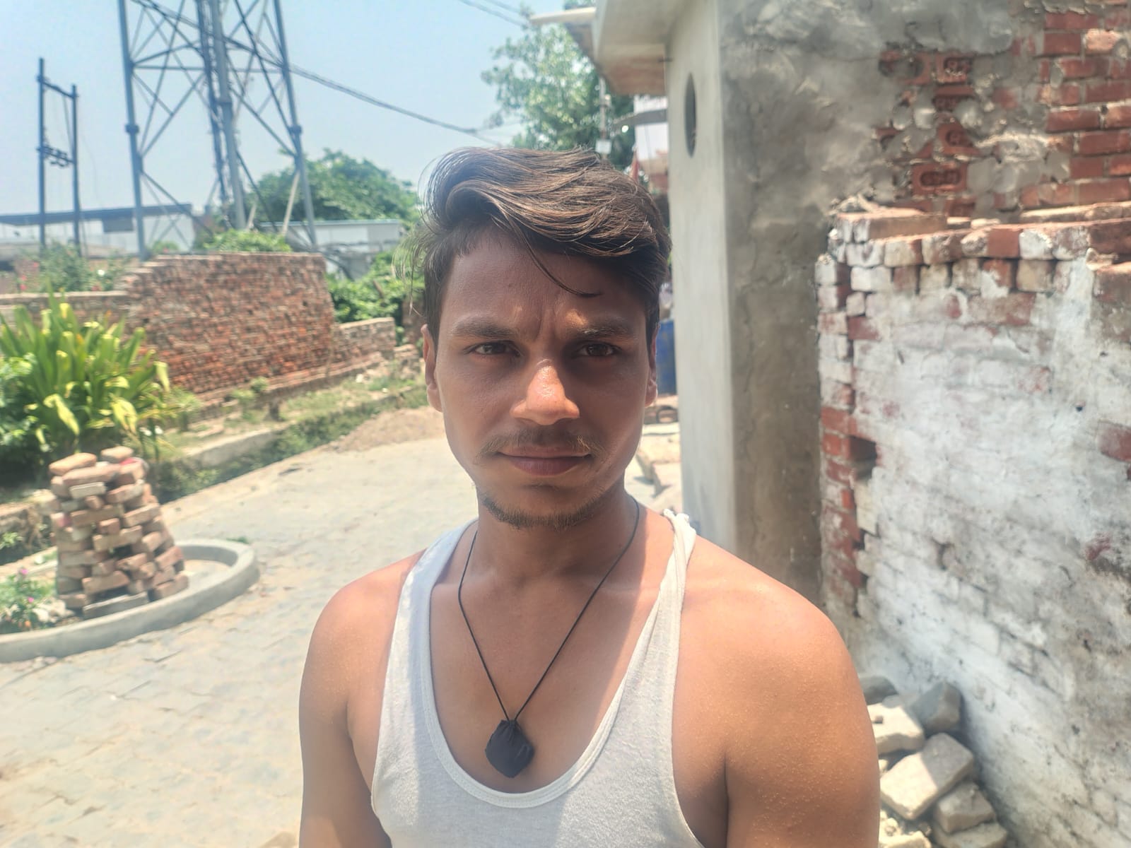 फोटो 11: मोहल्ला पेनीपुरवा में ड्रम में रखा गंदा पानी। संवाद