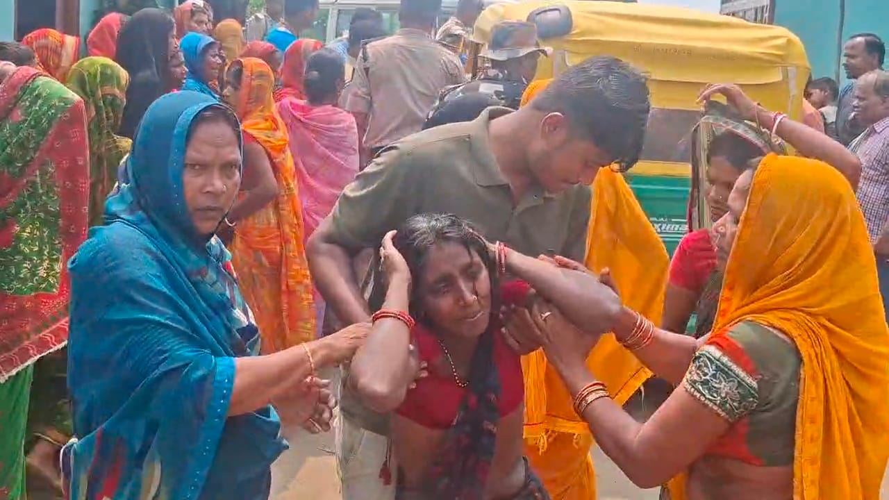 हत्या के बाद रोते बिलखते परिजन