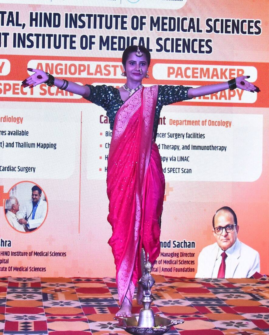 कार्यक्रम में मौजूद चिकित्सक व अन्य लोग। कार्यक्रम में मौजूद चिकित्सक व अन्य लोग।