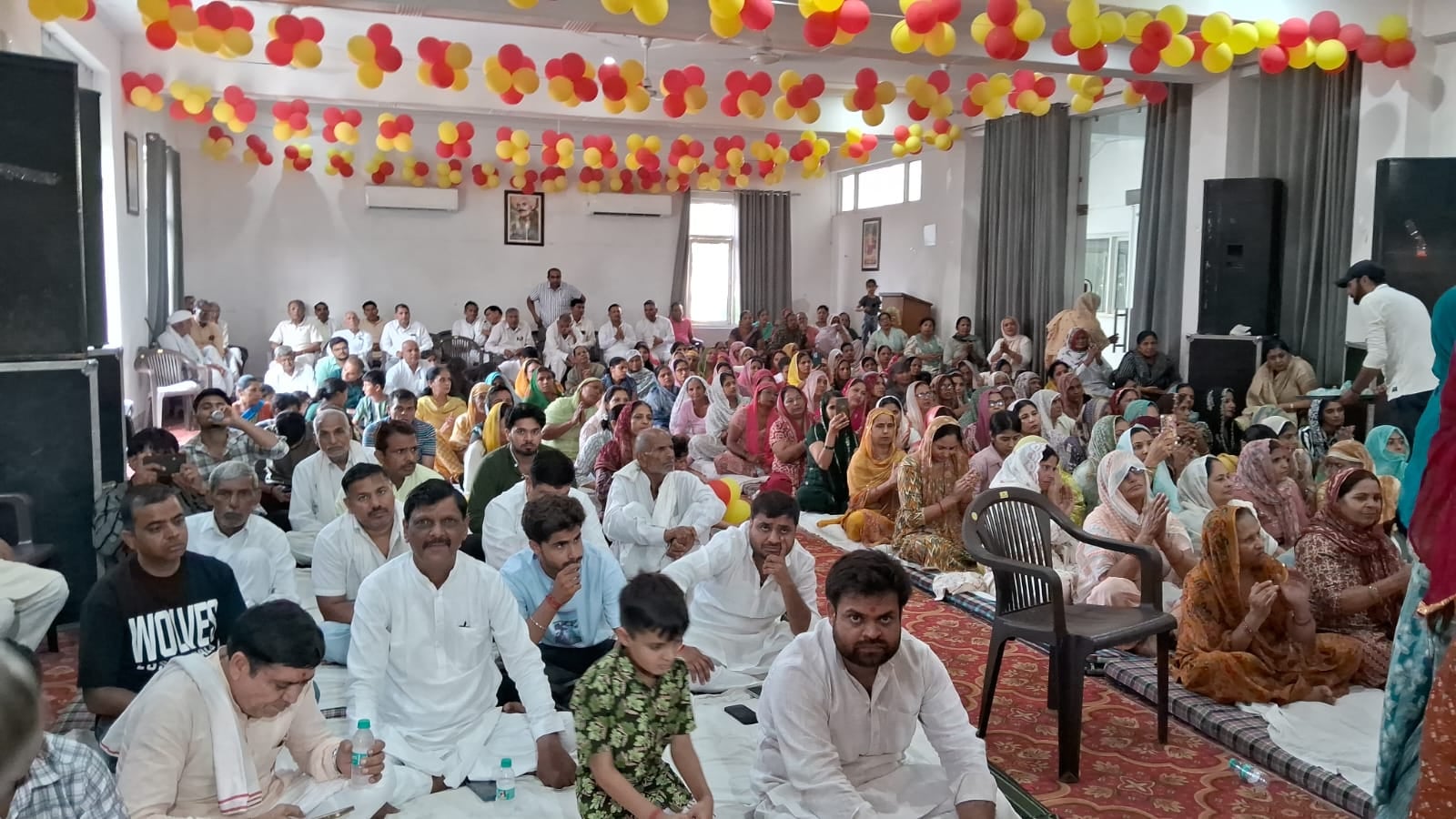 कथा सुनाते स्वामी ब्रह्मस्वरूपानंद। स्रोत : समिति कथा सुनाते स्वामी ब्रह्मस्वरूपानंद। स्रोत : समिति
