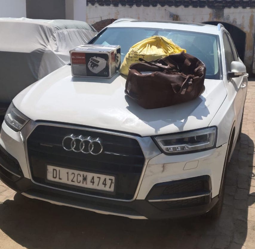 पुलिस गिरफ्त में धोखाधड़ी करने वाला आरोपी आस मोहम्मद। पुलिस गिरफ्त में धोखाधड़ी करने वाला आरोपी आस मोहम्मद।