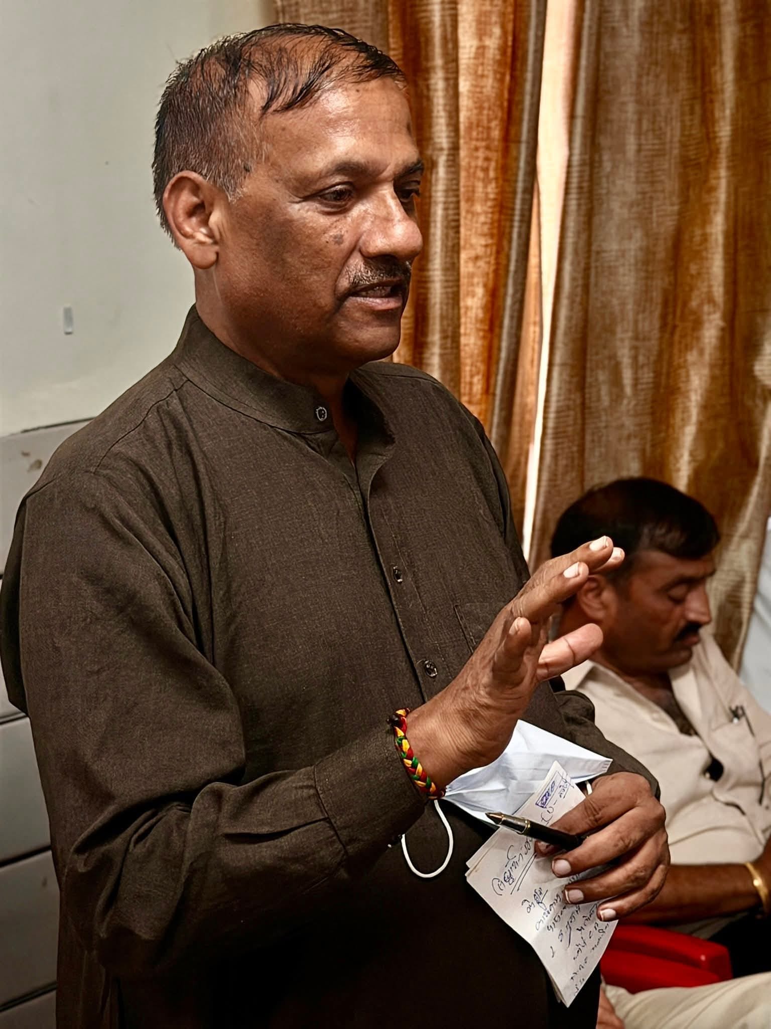 पांवटा साहिब भाजपा मंडल की बैठक को संबोधित करते हुए विधायक सुखराम चौधरी। स्तोत्र: मीडिया प्रभार