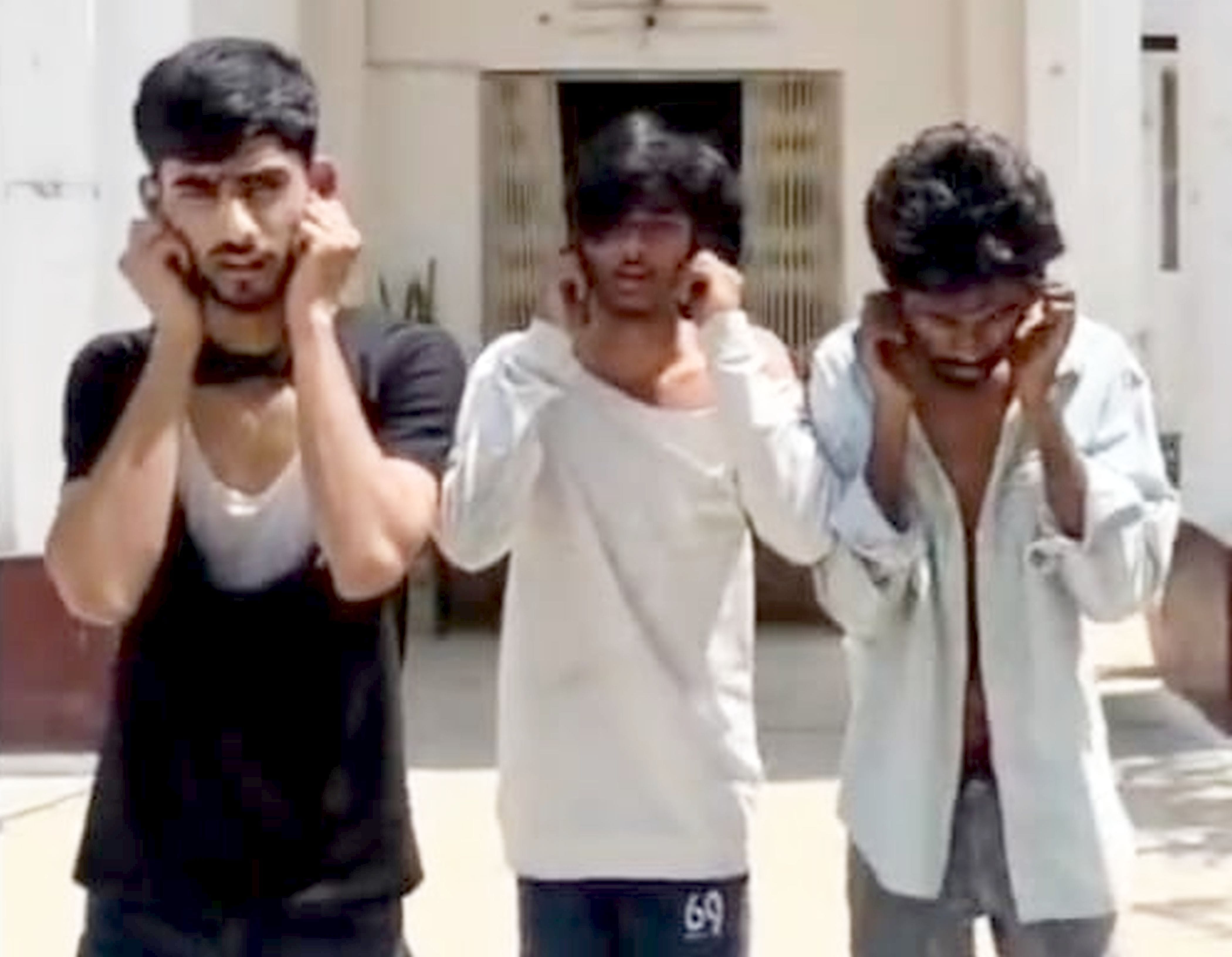 फोटो-38-कोतवाली में पकड़े गए आरोपी। स्रोत: पुलिस फोटो-38-कोतवाली में पकड़े गए आरोपी। स्रोत: पुलिस