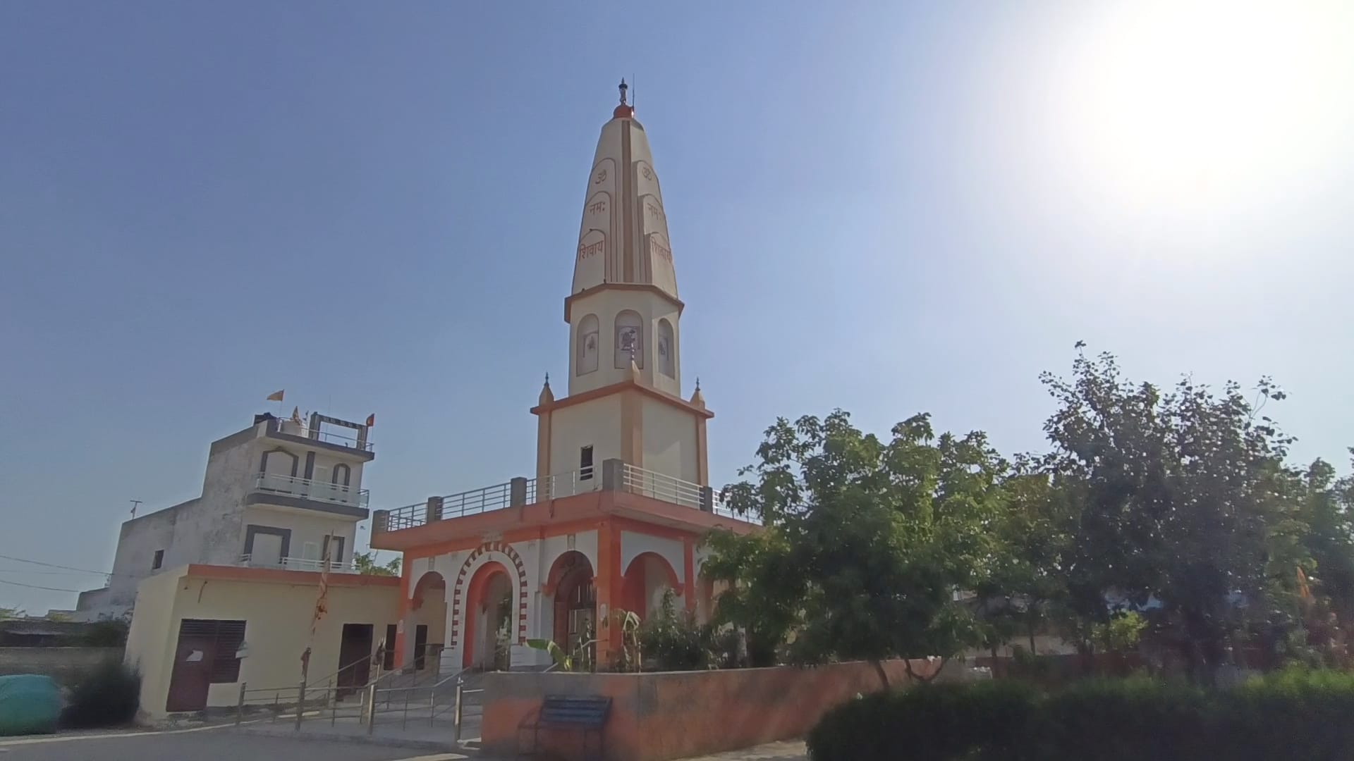 गोहाना के गांव गढ़ी उजाला खां में स्थित शिव मंदिर। संवाद