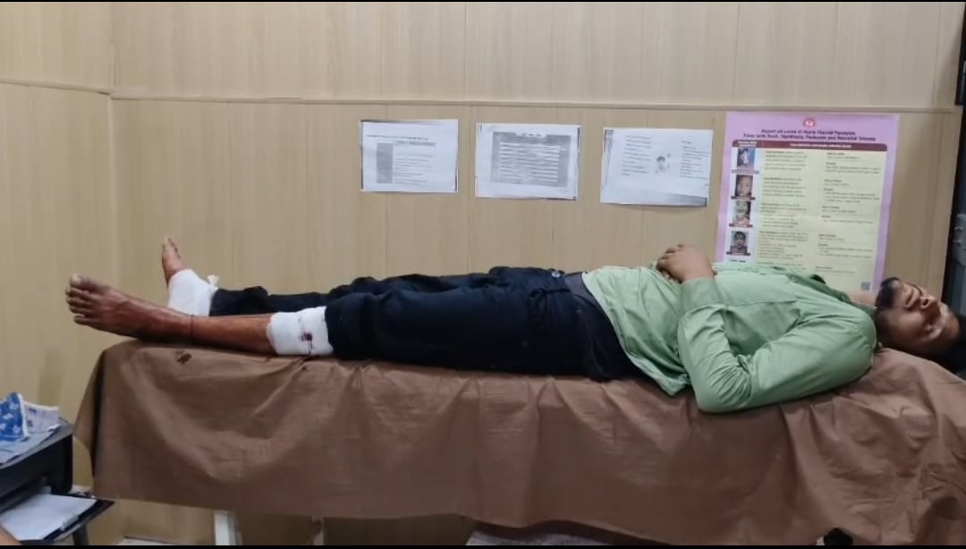 गोली लगने के बाद अस्पताल में भर्ती हत्या रूपी शूटर सूरज। स्रोत : जागरूक पाठक