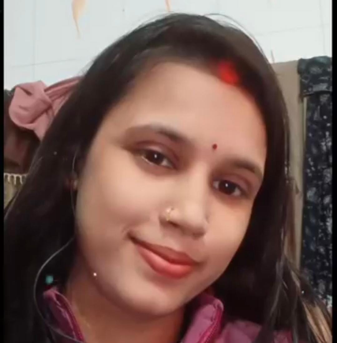 गैस सिलिंडर की खबर में-----संगीता देवी। स्रोत- स्वयं