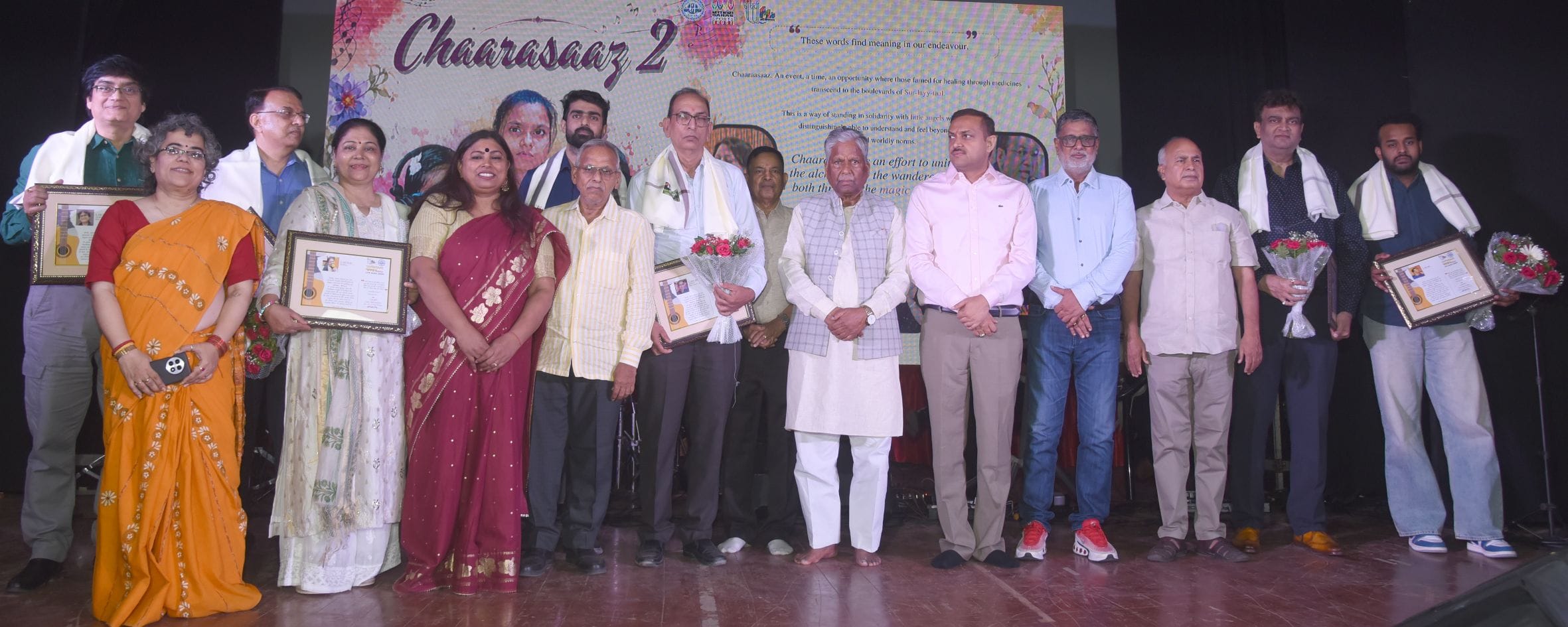कैसरबाग स्थित राय उमानाथ बली प्रेक्षागृह में रविवार शाम ''चारासाज-2'' कार्यक्रम आयोजित हुआ।
