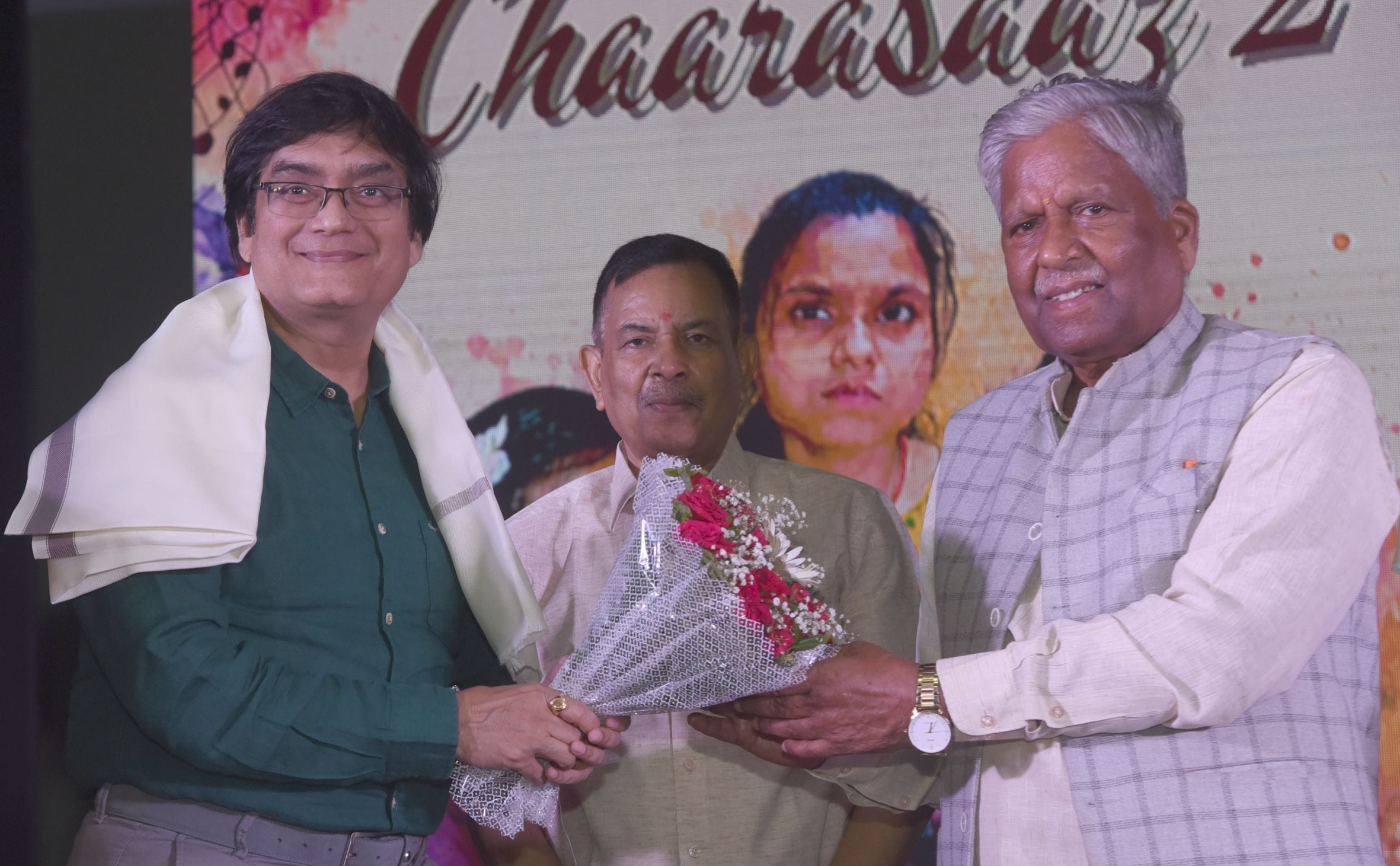 कैसरबाग स्थित राय उमानाथ बली प्रेक्षागृह में रविवार शाम ''चारासाज-2'' कार्यक्रम आयोजित हुआ।