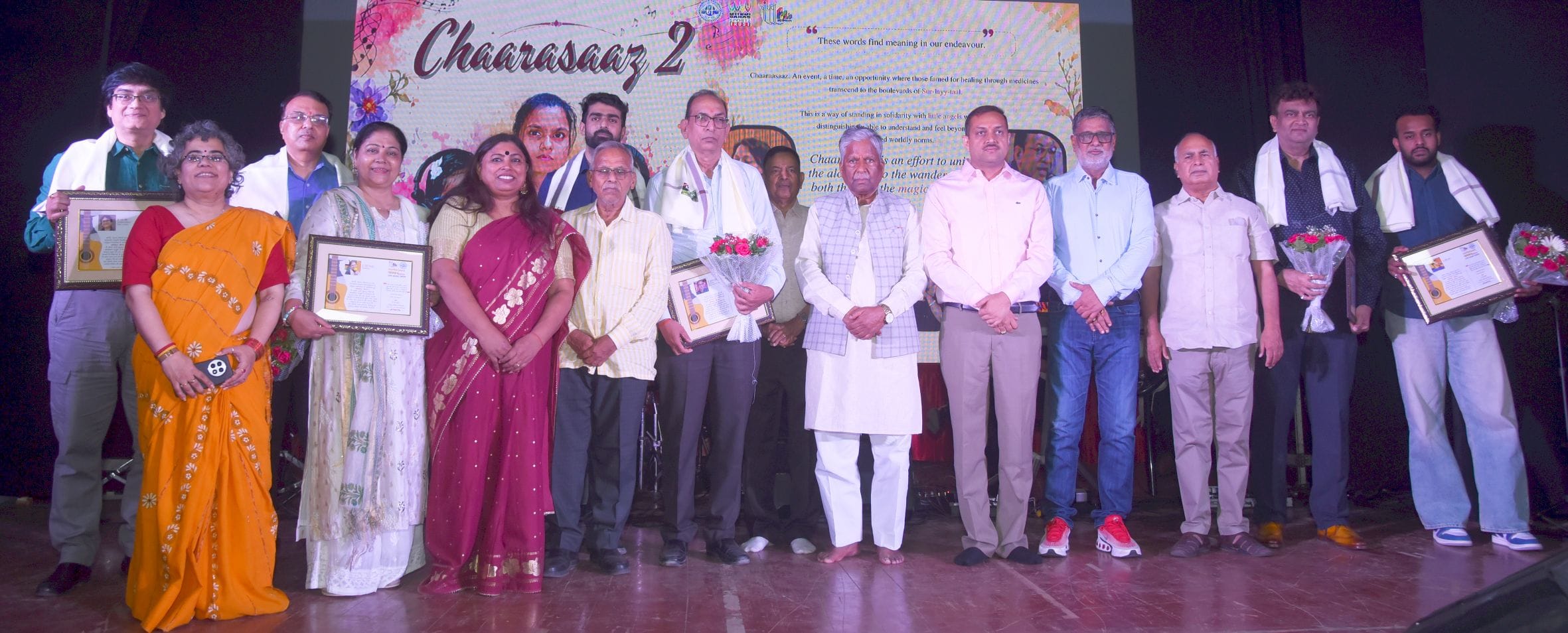 कैसरबाग स्थित राय उमानाथ बली प्रेक्षागृह में रविवार शाम ''चारासाज-2'' कार्यक्रम आयोजित हुआ।