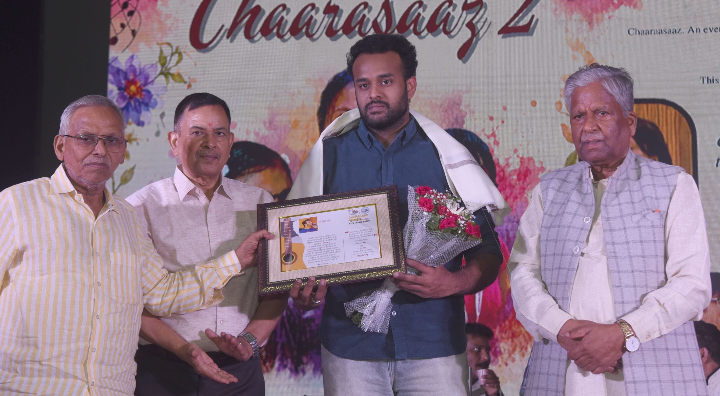 कैसरबाग स्थित राय उमानाथ बली प्रेक्षागृह में रविवार शाम ''चारासाज-2'' कार्यक्रम आयोजित हुआ।