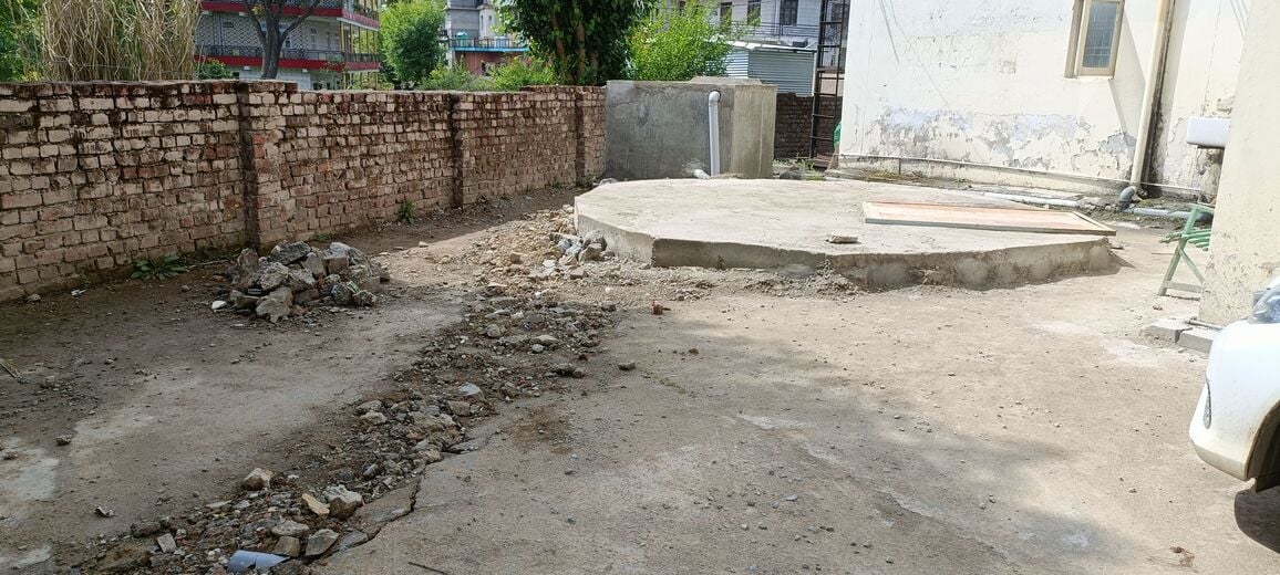 सिविल अस्पताल कुनिहार परिसर की बदहाल स्थिति। संवाद सिविल अस्पताल कुनिहार परिसर की बदहाल स्थिति। संवाद