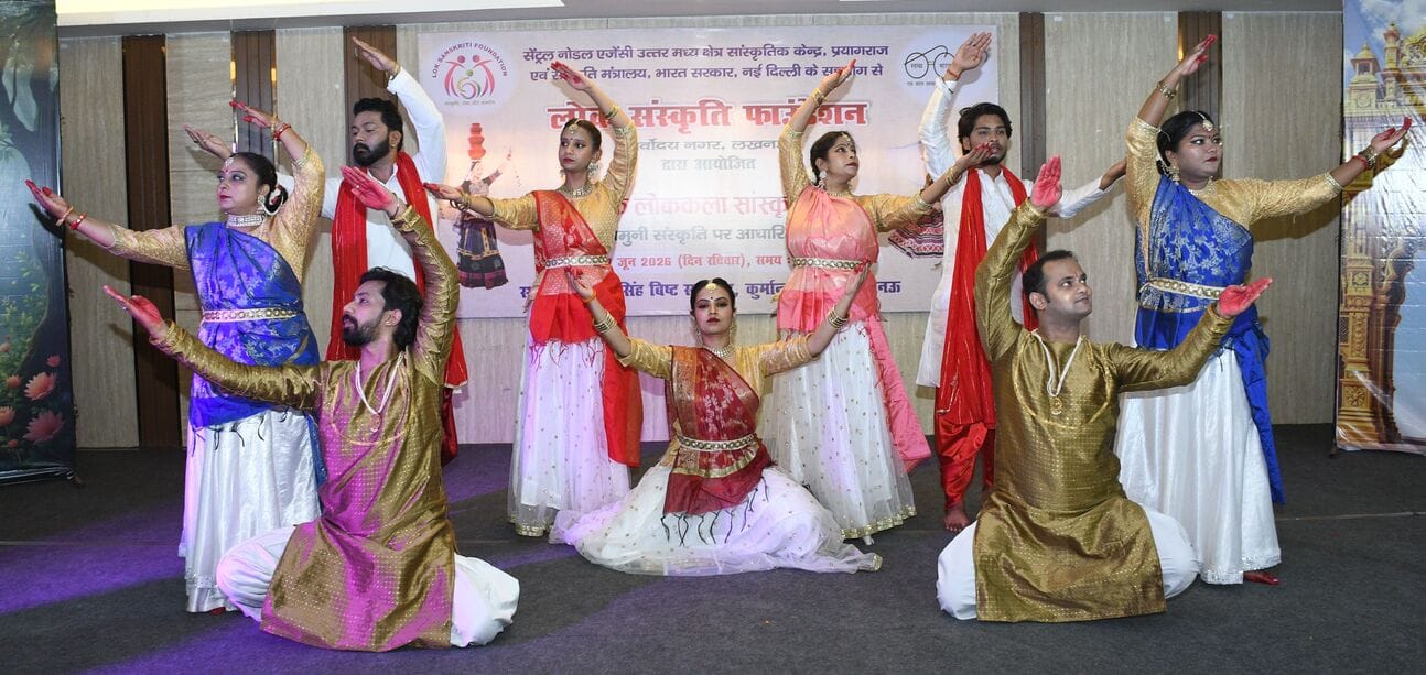 उत्सव में बिखेरी नृत्य की मनमोहक छटा