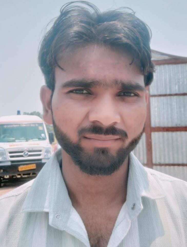 अलक्षेंद्र इंटर कॉलेज का निरीक्षण करती डीएम व एसपी अलक्षेंद्र इंटर कॉलेज का निरीक्षण करती डीएम व एसपी