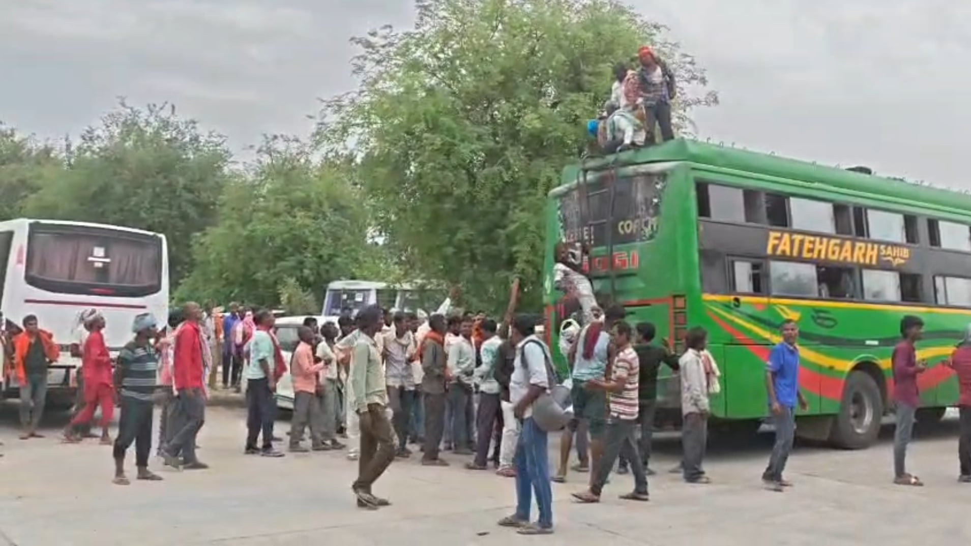 इसी बस को किया गया है सीज।