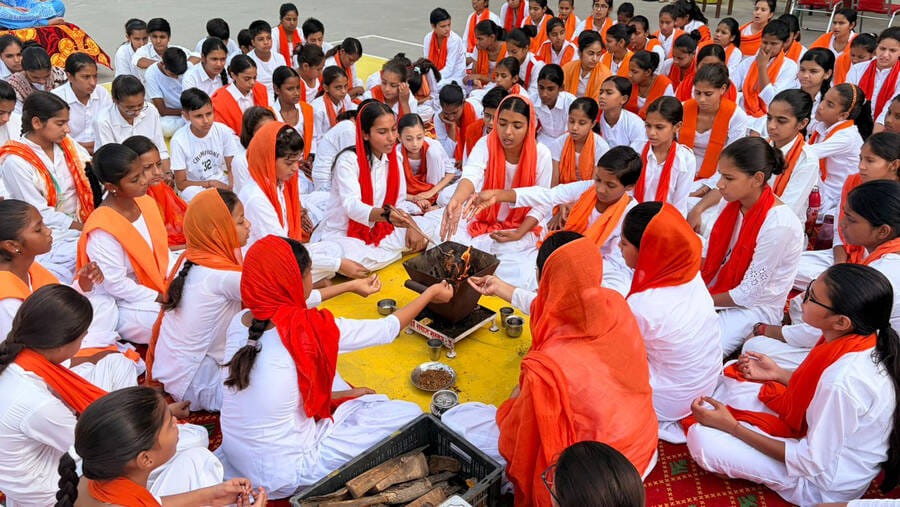 कुरुक्षेत्र। गुरुकुल कुरुक्षेत्र में आयोजित सार्वदेशिक आर्य वीरांगना दल के राष्ट्रीय शिविर में कुरुक्षेत्र। गुरुकुल कुरुक्षेत्र में आयोजित सार्वदेशिक आर्य वीरांगना दल के राष्ट्रीय शिविर में