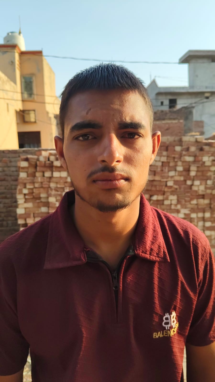 क्योड़क के राजीव गांधी खेल स्टेडियम में खस्ताहाल में खेल उपकरण। संवाद