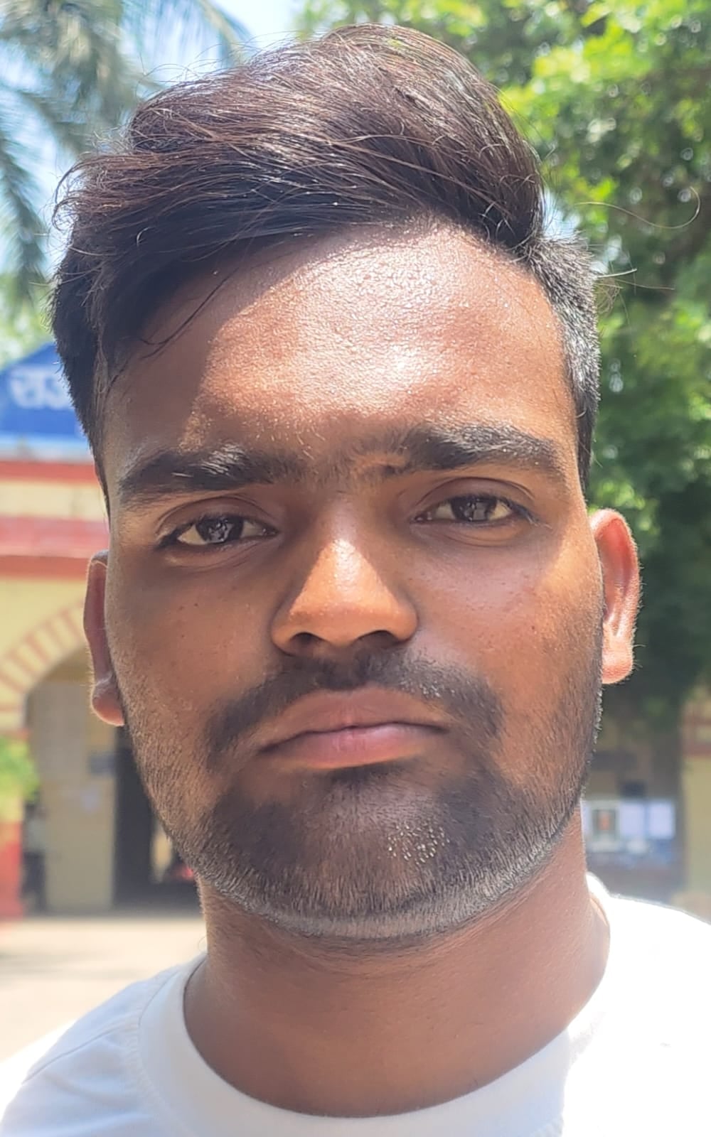 राजकीय इंटर कॉलेज गेट पर उतरवा कर लटकाया गया ताबीज। संवाद
