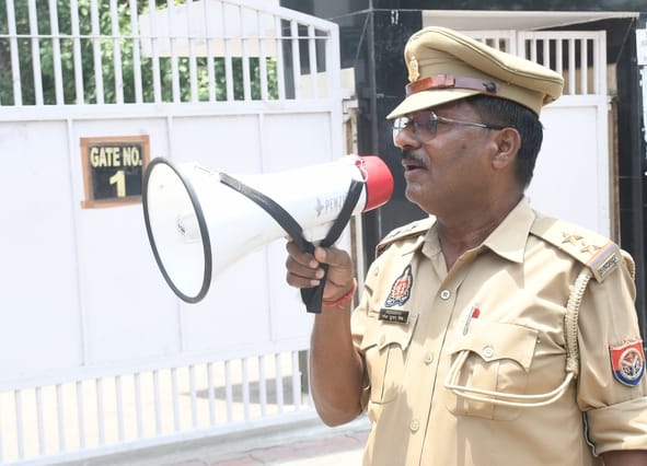 राजधानी में सोमवार को 55 केंद्रों पर पुलिस सिपाही भर्ती की लिखित परीक्षा दो पालियों में आयोजित राजधानी में सोमवार को 55 केंद्रों पर पुलिस सिपाही भर्ती की लिखित परीक्षा दो पालियों में आयोजित