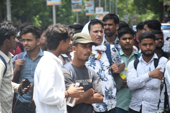 राजधानी में सोमवार को 55 केंद्रों पर पुलिस सिपाही भर्ती की लिखित परीक्षा दो पालियों में आयोजित राजधानी में सोमवार को 55 केंद्रों पर पुलिस सिपाही भर्ती की लिखित परीक्षा दो पालियों में आयोजित