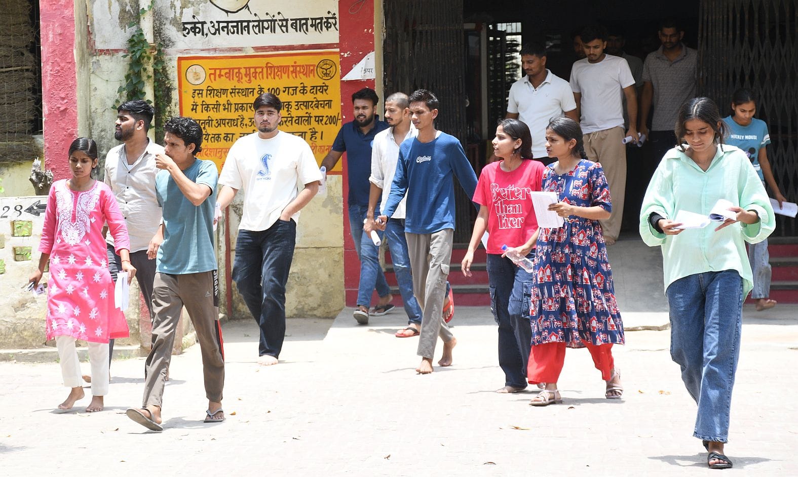 राजधानी में सोमवार को 55 केंद्रों पर पुलिस सिपाही भर्ती की लिखित परीक्षा दो पालियों में आयोजित राजधानी में सोमवार को 55 केंद्रों पर पुलिस सिपाही भर्ती की लिखित परीक्षा दो पालियों में आयोजित