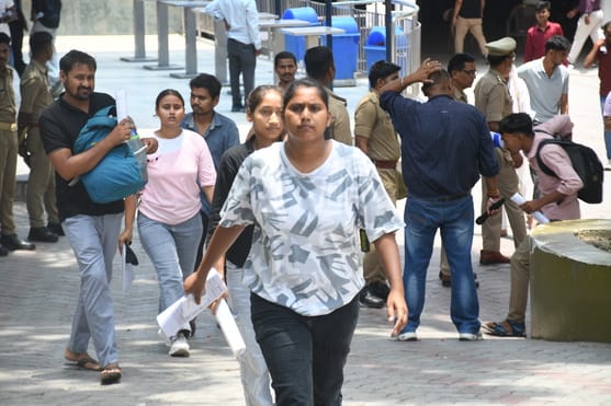 राजधानी में सोमवार को 55 केंद्रों पर पुलिस सिपाही भर्ती की लिखित परीक्षा दो पालियों में आयोजित राजधानी में सोमवार को 55 केंद्रों पर पुलिस सिपाही भर्ती की लिखित परीक्षा दो पालियों में आयोजित