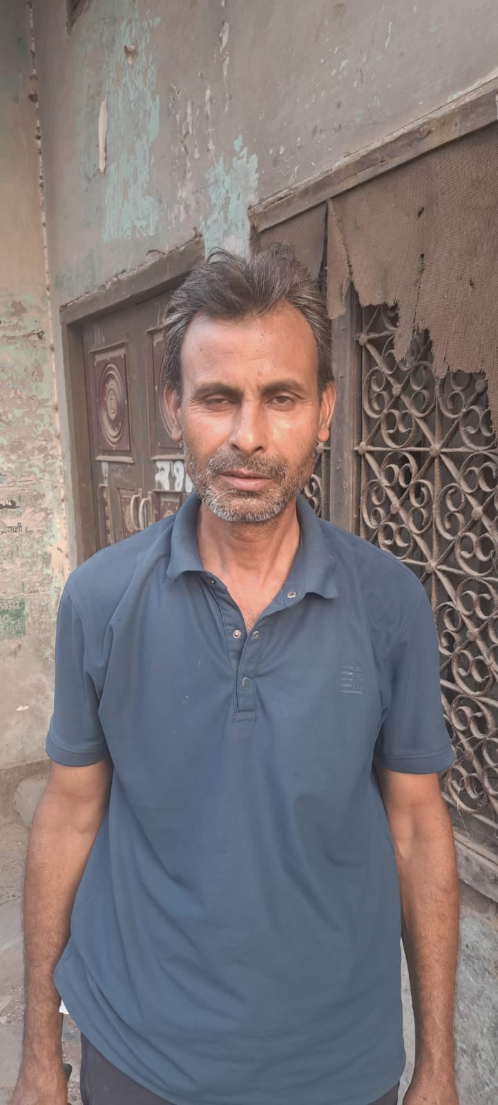सरधना। मोहल्ला जोगियान निवासी सतीश। संवाद