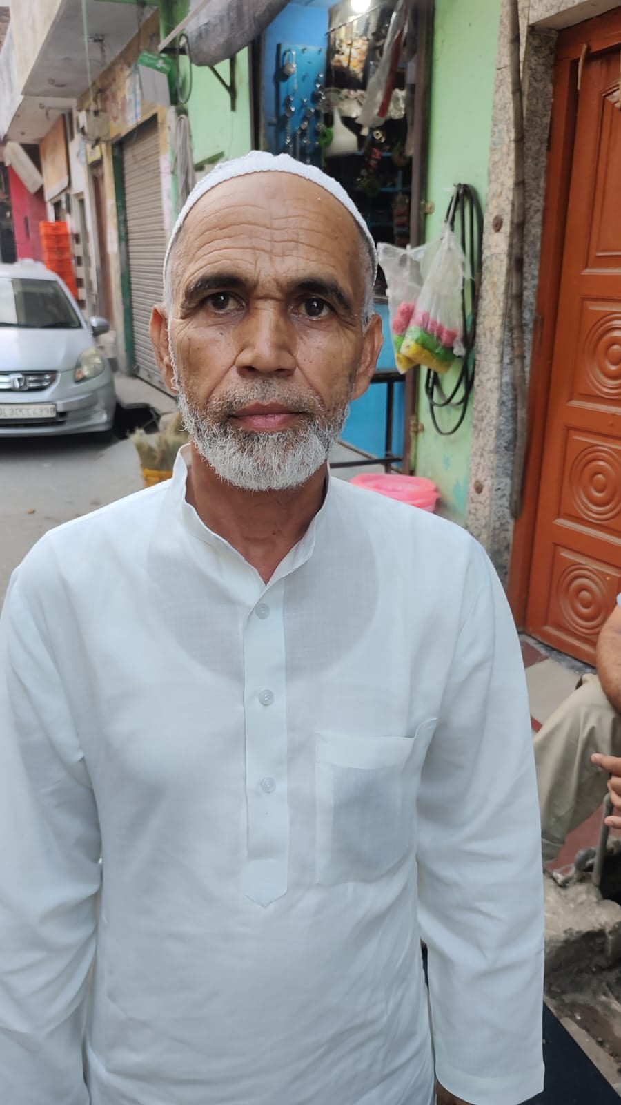 सरधना। मोहल्ला जोगियान निवासी सतीश। संवाद
