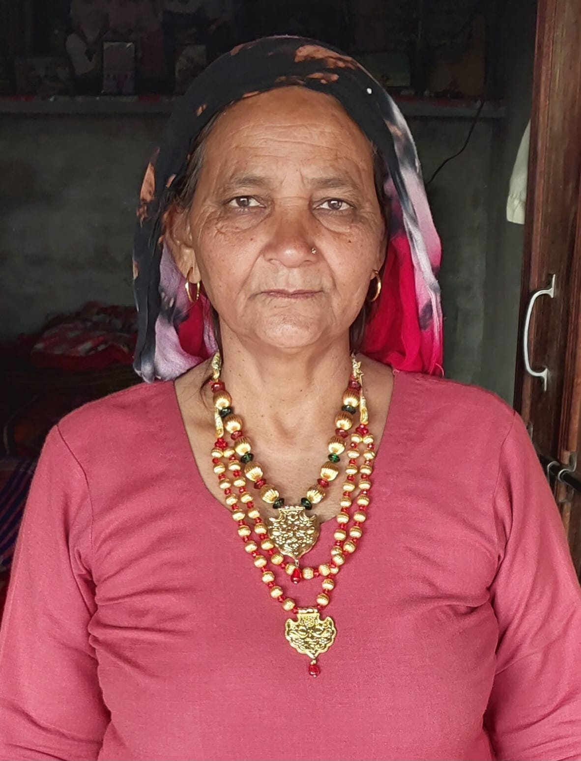 9 जुलाना 01: करसोला गांव में महिलाओं को जागरूक करते स्वास्थ्य विभाग के कर्मचारी। 9 जुलाना 01: करसोला गांव में महिलाओं को जागरूक करते स्वास्थ्य विभाग के कर्मचारी।