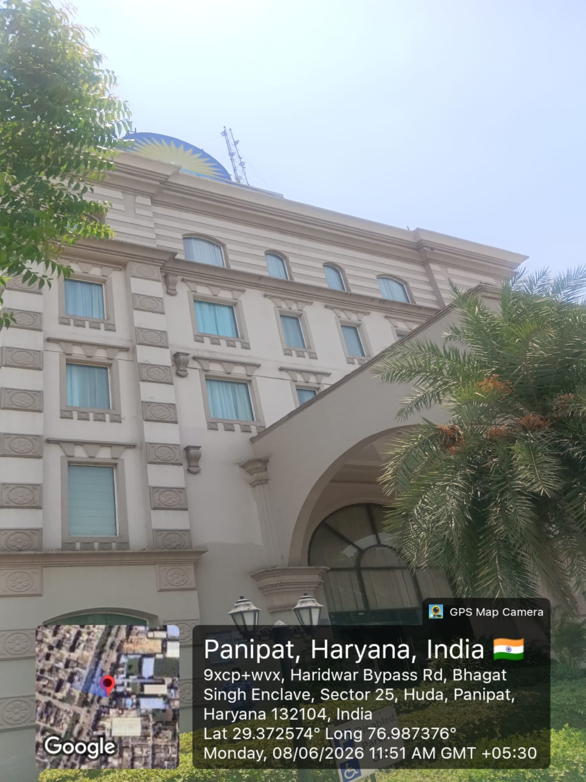 बिशनस्वरूप कॉलोनी में होटल और अस्पताल। संवाद बिशनस्वरूप कॉलोनी में होटल और अस्पताल। संवाद