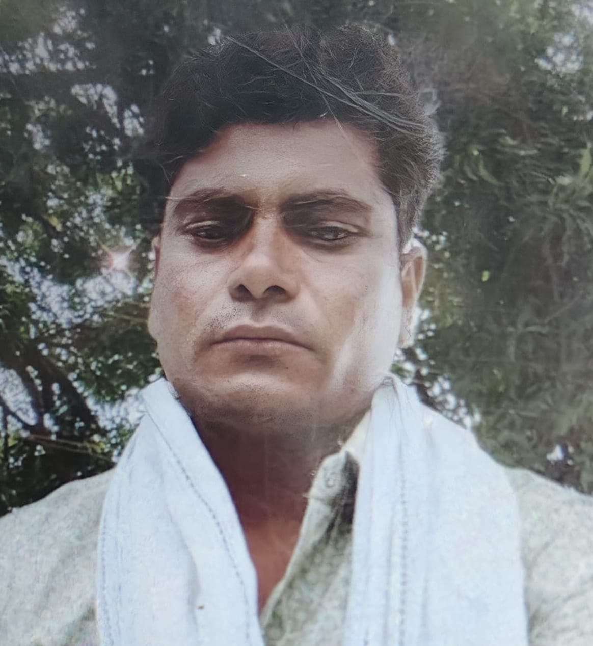 घटना स्थल पर जांच करते पुलिस अधिकारी। घटना स्थल पर जांच करते पुलिस अधिकारी।