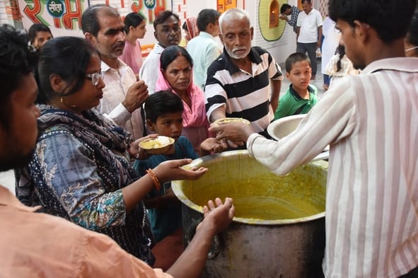 मंगलवार को पूरा शहर बजरंगबली की भक्ति में सराबोर नजर आया मंगलवार को पूरा शहर बजरंगबली की भक्ति में सराबोर नजर आया