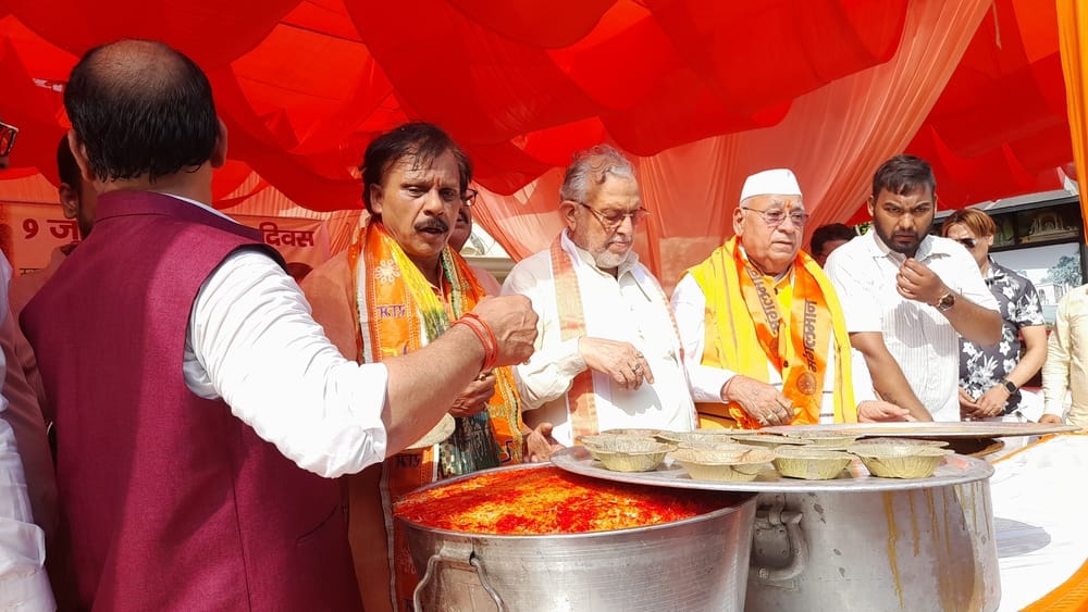 मंगलवार को पूरा शहर बजरंगबली की भक्ति में सराबोर नजर आया मंगलवार को पूरा शहर बजरंगबली की भक्ति में सराबोर नजर आया