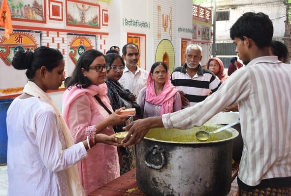 मंगलवार को पूरा शहर बजरंगबली की भक्ति में सराबोर नजर आया मंगलवार को पूरा शहर बजरंगबली की भक्ति में सराबोर नजर आया