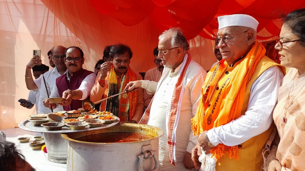 मंगलवार को पूरा शहर बजरंगबली की भक्ति में सराबोर नजर आया मंगलवार को पूरा शहर बजरंगबली की भक्ति में सराबोर नजर आया