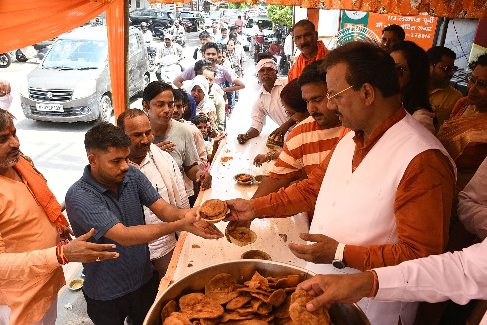 मंगलवार को पूरा शहर बजरंगबली की भक्ति में सराबोर नजर आया मंगलवार को पूरा शहर बजरंगबली की भक्ति में सराबोर नजर आया