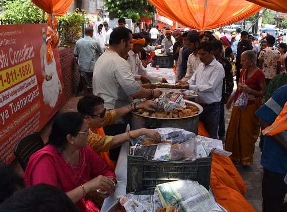 मंगलवार को पूरा शहर बजरंगबली की भक्ति में सराबोर नजर आया मंगलवार को पूरा शहर बजरंगबली की भक्ति में सराबोर नजर आया