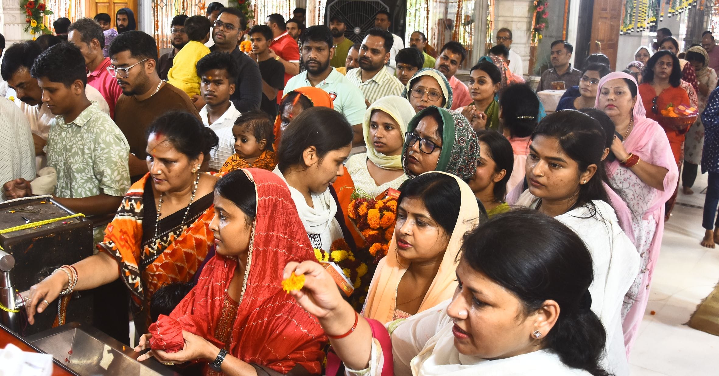 मंगलवार को पूरा शहर बजरंगबली की भक्ति में सराबोर नजर आया मंगलवार को पूरा शहर बजरंगबली की भक्ति में सराबोर नजर आया