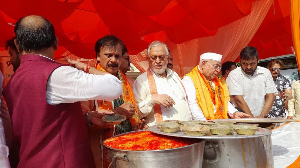मंगलवार को पूरा शहर बजरंगबली की भक्ति में सराबोर नजर आया मंगलवार को पूरा शहर बजरंगबली की भक्ति में सराबोर नजर आया