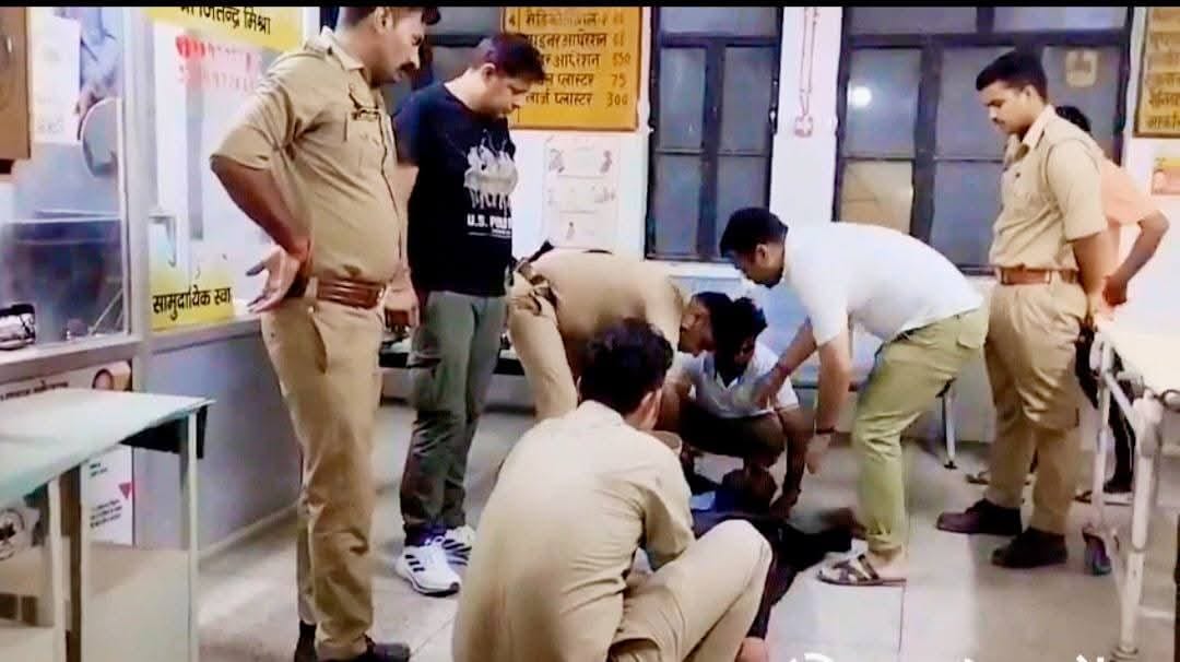 मृतक मुख्य आरक्षी की फाइल फोटो मृतक मुख्य आरक्षी की फाइल फोटो