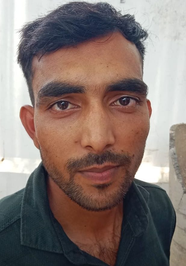 राजकीय इंटर कॉलेज से परीक्षा देकर आते अभ्यर्थी। संवाद राजकीय इंटर कॉलेज से परीक्षा देकर आते अभ्यर्थी। संवाद