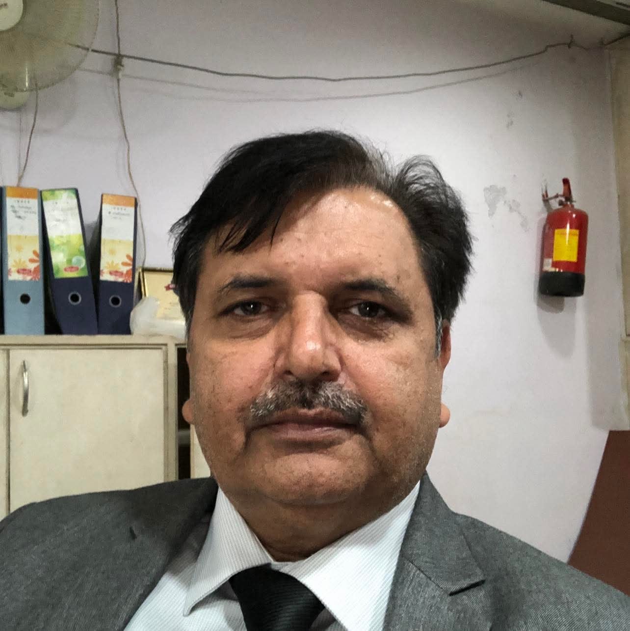 11 जुलाना 01: करसोला गांव का प्राथमिक स्कूल जहां पर यह सभी पढ़े और कामयाब हुए। 11 जुलाना 01: करसोला गांव का प्राथमिक स्कूल जहां पर यह सभी पढ़े और कामयाब हुए।