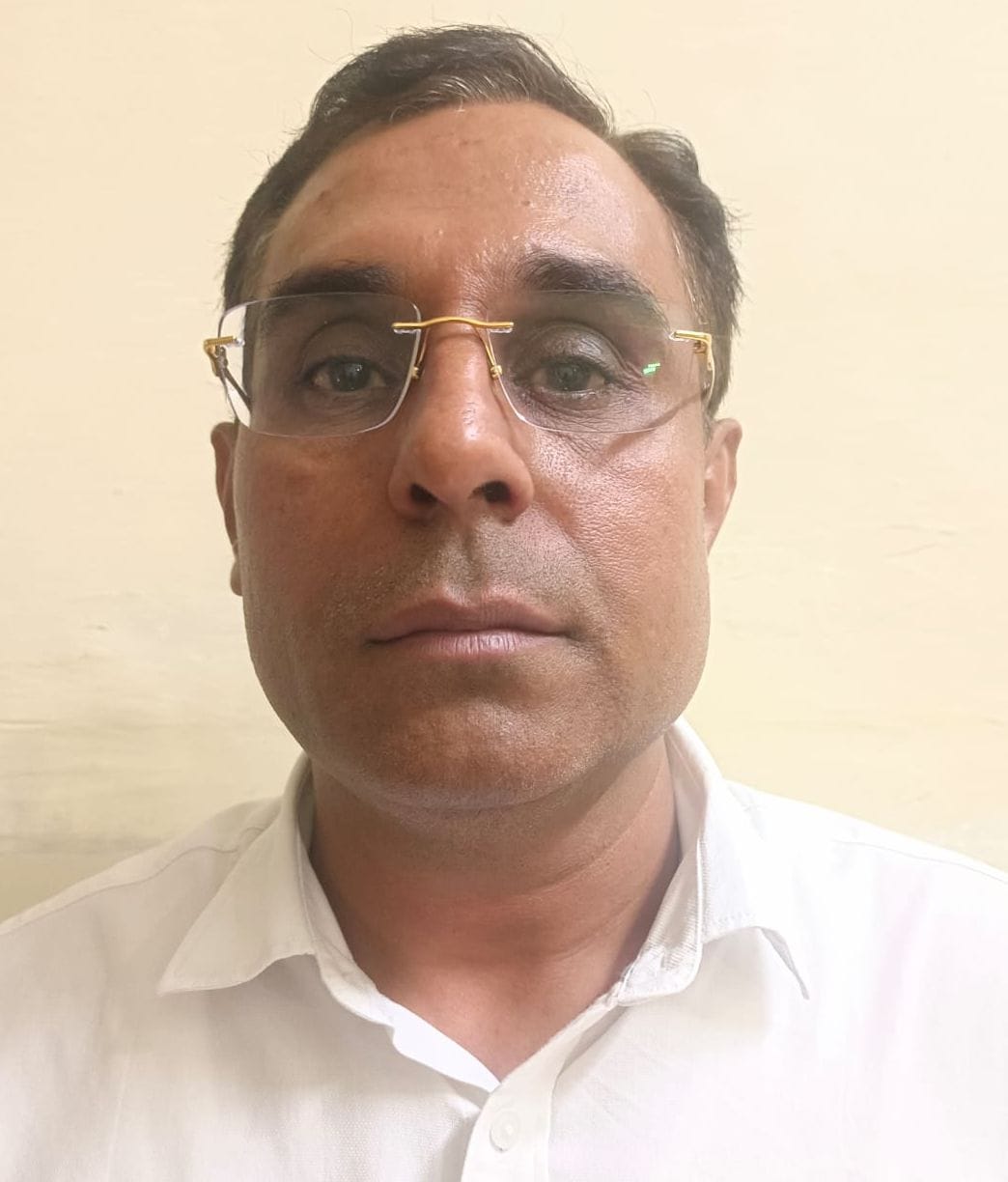 56-रोहतक स्थित डी पार्क पर अग्निकांड में आग बुझाने के लिए दुकान के पीछे से दूसरी मंजिल में काटी 56-रोहतक स्थित डी पार्क पर अग्निकांड में आग बुझाने के लिए दुकान के पीछे से दूसरी मंजिल में काटी