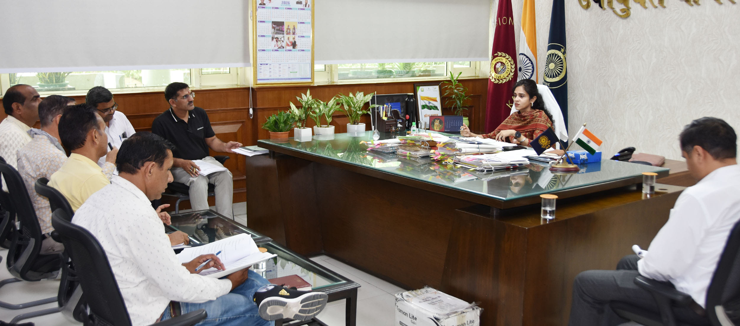 अधिकारियों को समीक्षा बैठक में निर्देश देतीं उपायुक्त अपराजिता। प्रवक्ता अधिकारियों को समीक्षा बैठक में निर्देश देतीं उपायुक्त अपराजिता। प्रवक्ता