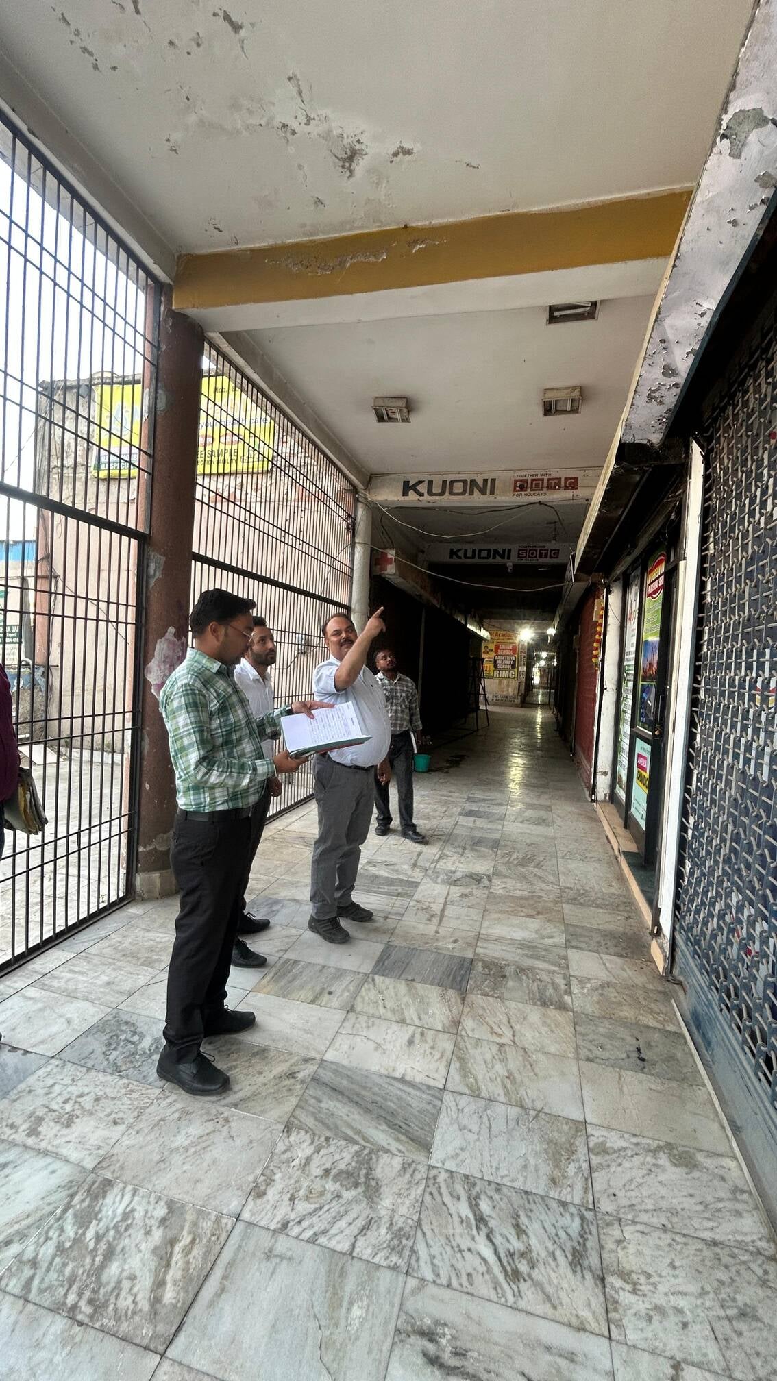 अंबाला छावनी में कैंटोनमेंट बोर्ड के अधीन अंबा मार्केट में खुली साइकिल की दुकान। विभाग अंबाला छावनी में कैंटोनमेंट बोर्ड के अधीन अंबा मार्केट में खुली साइकिल की दुकान। विभाग