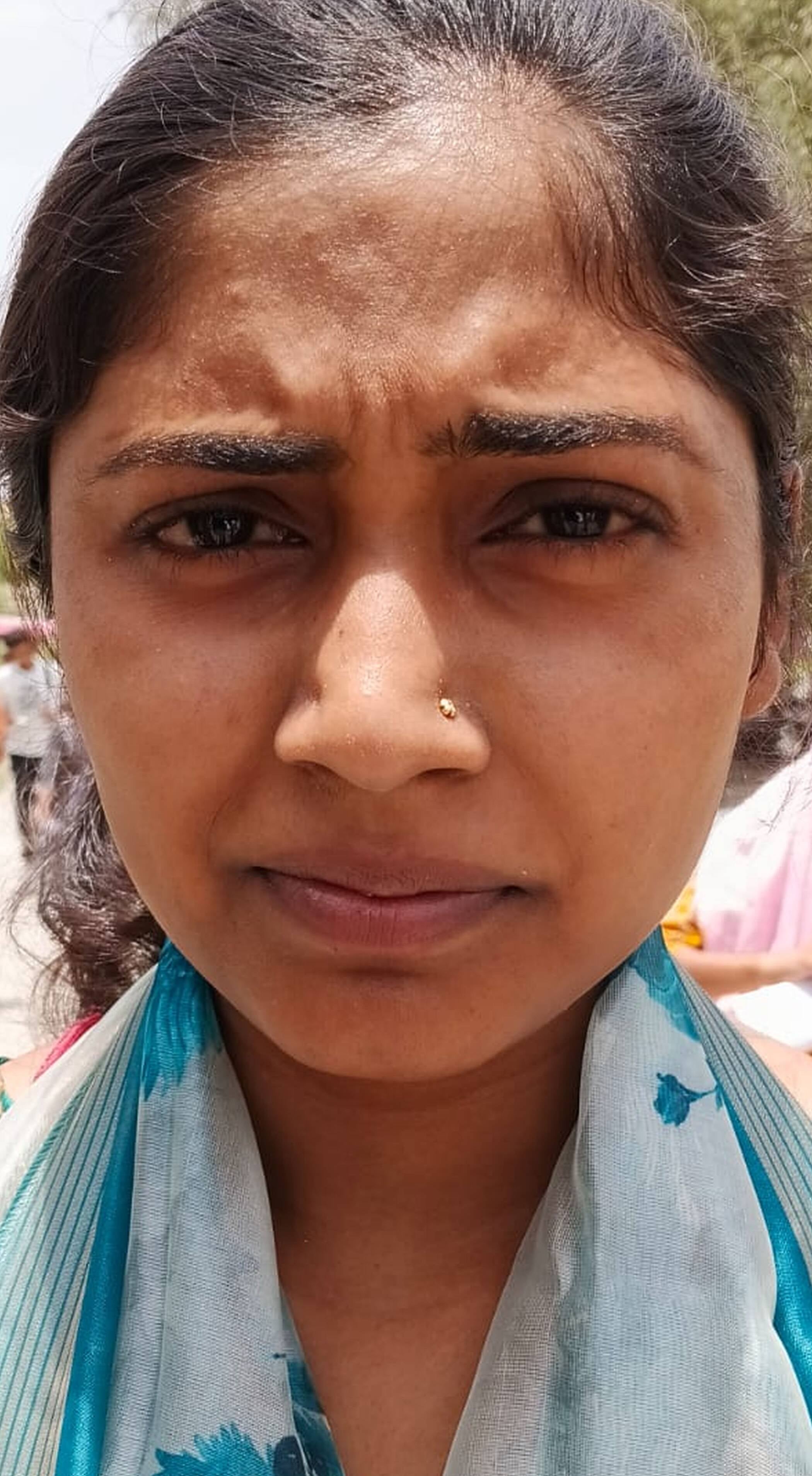 फोटो-19-परीक्षा केंद्र से बाहर निकलते परीक्षार्थी। संवाद फोटो-19-परीक्षा केंद्र से बाहर निकलते परीक्षार्थी। संवाद