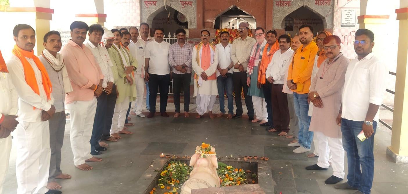 गिरधरपुर स्थित हनुमान मंदिर में प्रधानमंत्री नरेंद्र मोदी के जनसेवा के लिए आयोजित सुंदरकांड पाठ